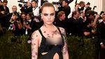 Parade Gaya Necis dan Stylish Cara Delevingne