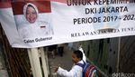 Spanduk Dukungan untuk Risma Maju Pilkada DKI