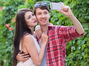 Jangan Asal Upload Foto Mesra, Ini yang Bisa Terjadi di Kemudian Hari