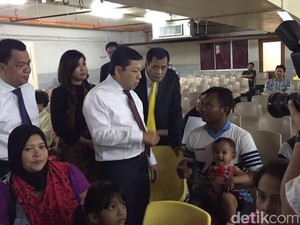 Kunjungi Shelter KJRI Malaysia, Ketum Golkar Dengarkan Aspirasi Buruh Migran