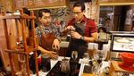 Sandiaga Jadi Barista Kopi
