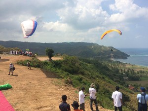 Gaet Wisman, Lombok Gelar Kompetisi Paralayang Internasional