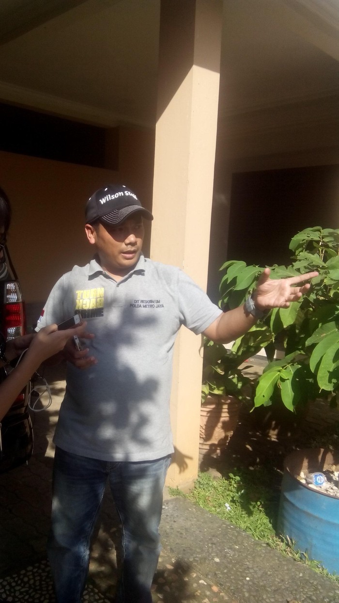 Polisi Datangi Rumah Tiwi Untuk Dalami Keterangan Soal Snack Bikini