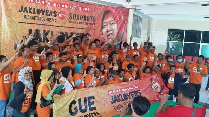 Jaklovers: Masyarakat Muda Surabaya Legowo Melepas Bu Risma