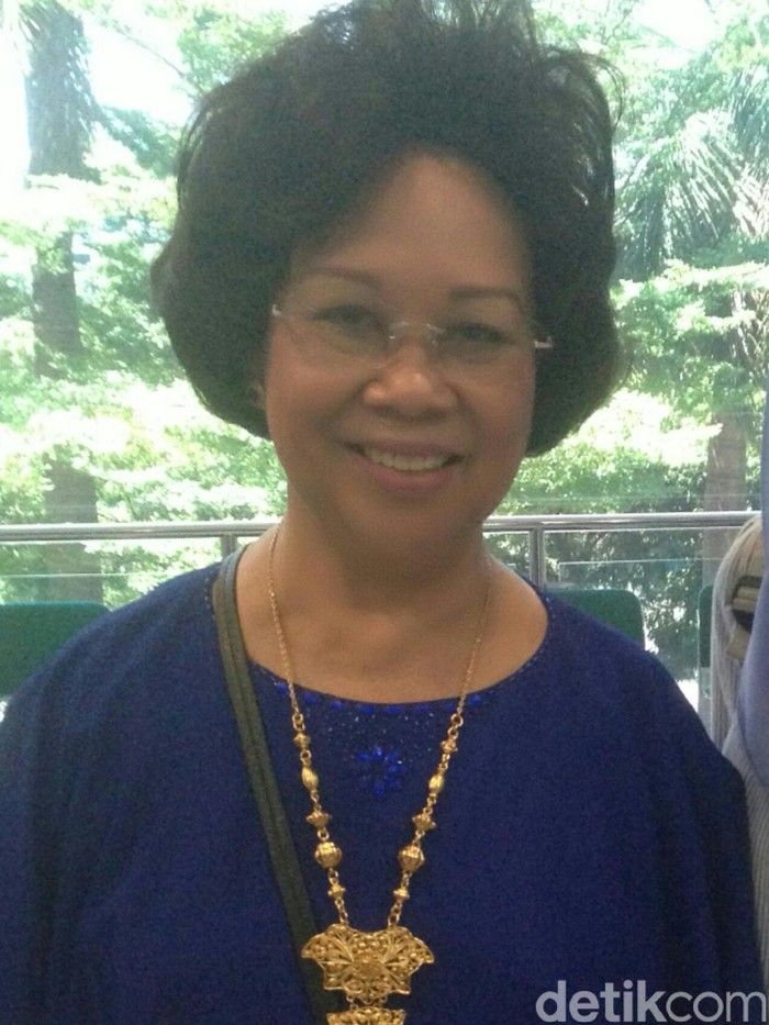 Kerisauan Eks Menkes Nafsiah Mboi Terhadap Ibu Menyusui yang Merokok