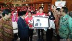 Peserta Siswa Terbaik AHM Dimotivasi oleh B.J. Habibie