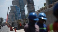 LRT itu akan dilengkapi 13 stasiun dan lima zona rute perjalanan.