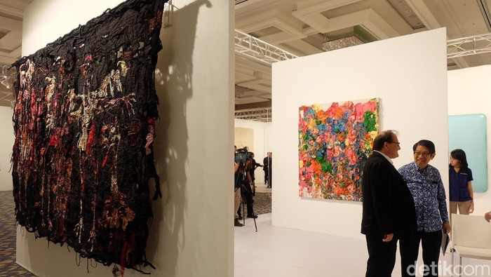 Melati Suryodarmo Hingga Gatot Pujiarto Juga Dilamar Pearl Lam Galleries