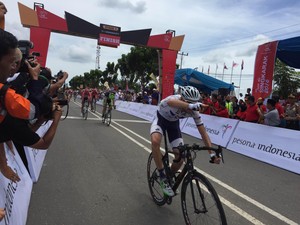 Pebalap Spanyol Kuasai Etape Ketiga, Dadi Pebalap Indonesia Tercepat