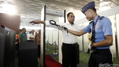 Menhub Budi Karya Tinjau Terminal 3 Ultimate