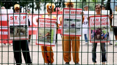 Aksi Stop Eksploitasi Satwa