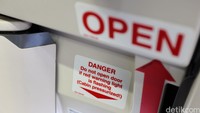 Ngeri! Terjadi Lagi, Penumpang Paksa Buka Pintu Pesawat di Udara