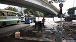 Pengerjaan Trotoar Percontohan di Jalan Jati Baru
