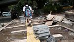 Pengerjaan Trotoar Percontohan di Jalan Jati Baru