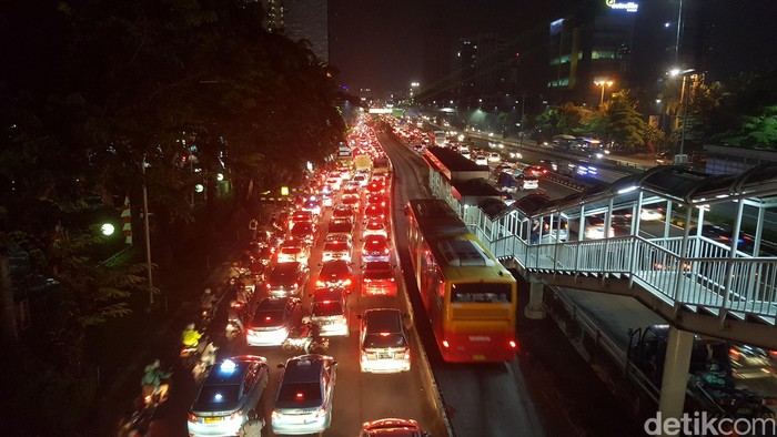 Ruas MT Haryono Arah Cawang Masih Macet, ini Penampakannya