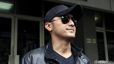 Hengky Kurniawan Sambangi Polda Metro Jaya