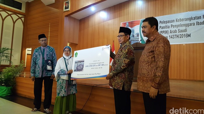 Uang Saku 1.500 Riyal Untuk Jamaah Haji