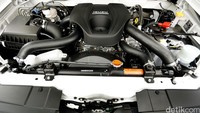 Isuzu mu-X ditopang mesin turbo diesel Isuzu 4JK1-TC 2.5 L berteknologi direct fuel common rail bertekanan tinggi dengan tenaga sebesar 136 ps dan torsi 32,6 Kgm. Untuk versi terbaru didukung sistem Turbocharge Intercooled VGS (Variable Geometry System).