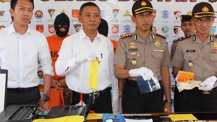 Tiga Komplotan Pemalsu Dokumen Kendaraan Diamankan