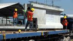 Melihat Pembuatan Beton untuk Proyek LRT Palembang