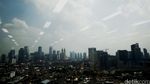 Pemandangan Gedung Pencakar Langit Jakarta dari Ketinggian