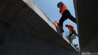 Nantinya LRT ini akan dipergunakan sebagai transportasi penunjang ajang Asian Games pada tahun 2018.