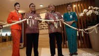 Pada peresmian tersebut hadir Dirut Garuda Indonesia M. Arif Wibowo dan Plt Dirut Angkasa Pura II Djoko Murjatmodjo.