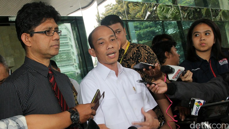 Pernyataan Menkum Soal Arcandra Tetap WNI Meski Berpaspor AS Salah Kaprah Pernyataan Menkum Soal Arcandra Tetap WNI Meski Berpaspor AS Salah Kaprah