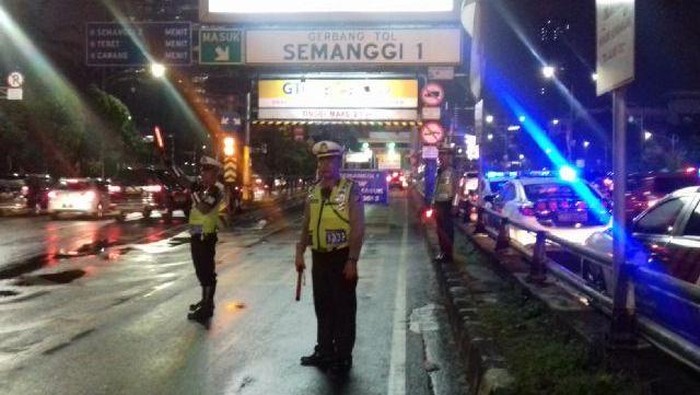 Tol Dalkot Macet Parah, Gerbang Tol Semanggi 1 Arah Cawang Ditutup Sementara