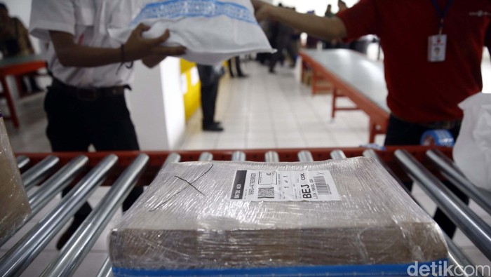 Lion Grup meresmikan gedung baru dari anak usahanya Lion Parcel.com. Lion kini melebarkan sayap bisnisnya dibidang jasa pengiriman paket dan dokumen.