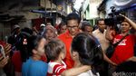 Sandiaga Uno Sambangi Warga Tambora