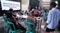 Puluhan warga dari RT 5 RW 14 hadir dalam deklarasi tersebut.