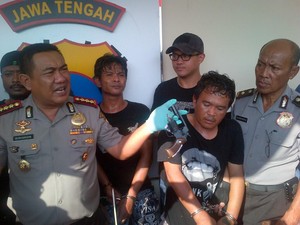 Kakek Pencuri Ditangkap Polisi Semarang saat Pesta Sabu