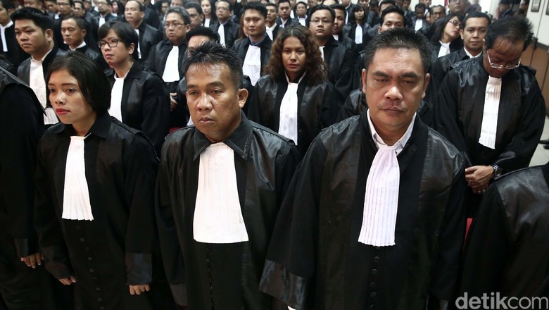 Menristekdikti Caplok Pendidikan Advokat Menristekdikti Caplok Pendidikan Advokat