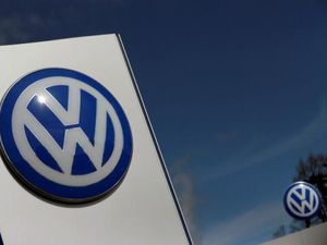 Mobil Listrik China Pukul Industri Jerman, VW Pangkas 100.000 Karyawan