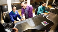 Dirut Garuda M Arif Wibowo juga memantau penerbangan perdana tersebut. Penerbangan pertama sendiri akan dijadwalkan pada pukul 01.20 dengan rute penerbangan Jakarta-Jayapura.
