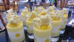 Menikmati Vanilla Bourbon Tea dengan Aneka Cake Mungil