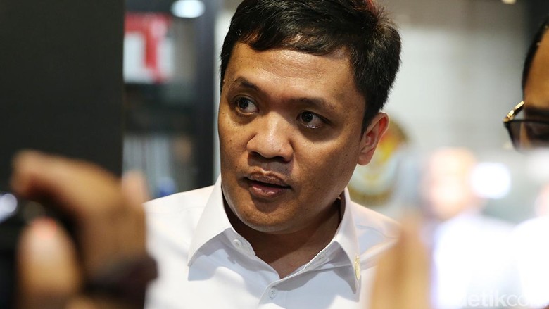 Habiburokhman soal Poster Raja Jokowi: Lapor Polisi Saja Habiburokhman soal Poster Raja Jokowi: Lapor Polisi Saja