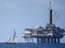 Video: Risiko Harga Minyak Dunia Meroket Setelah Iran Serang Israel