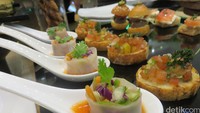 Aneka spring roll dan juga canape yang melengkapi wkatu Sunday High Tea.