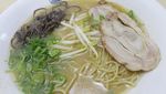 Hangat Gurih Ramen Berkuah Hitam Bertopping Tori Chashu