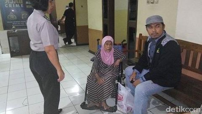 Nenek Ini Ditemukan di Cipondoh, Kini Ada di Dinsos Tangerang
