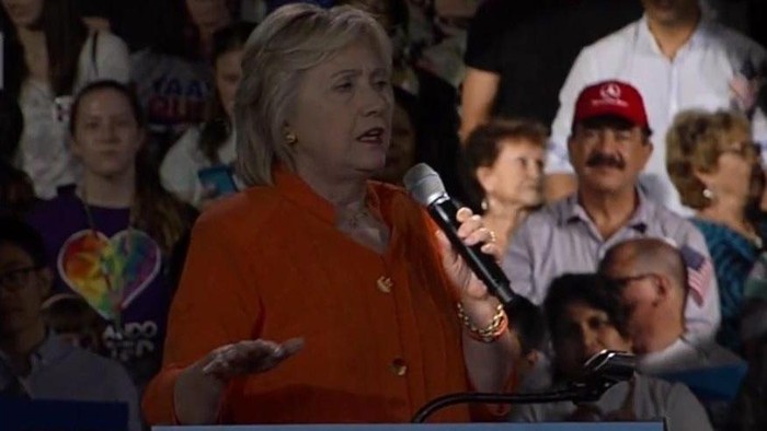 Ayah Penembak Brutal Kelab Gay AS Hadiri Kampanye Hillary Clinton