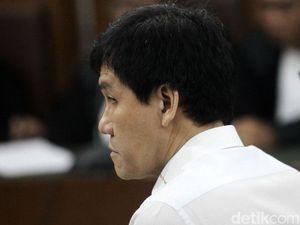 Ariesman Widjaja Dituntut 4 Tahun Penjara