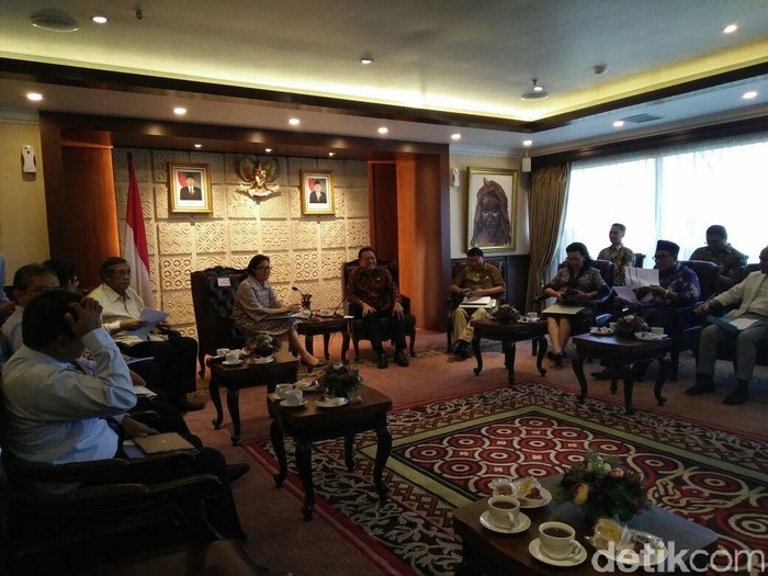 Sri Mulyani Rapat Tertutup di DPD