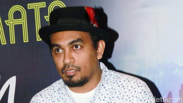 Glenn Fredly saat menghadiri press conference 'Tanda Mata Glenn Fredly untuk Ruth Sahanaya'