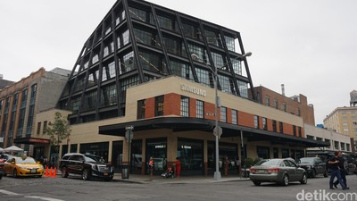 Nongkrong Seru di Rumah Futuristik Samsung 837