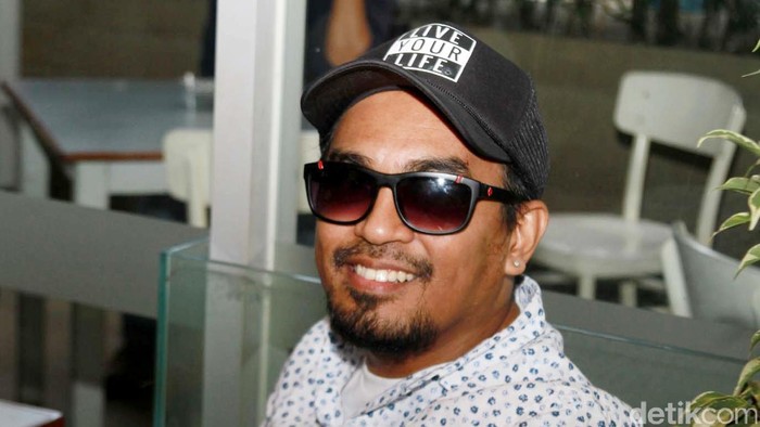 Glenn Fredly Glenn Fredly saat menghadiri press conference Tanda Mata Glenn Fredly untuk Ruth Sahanaya