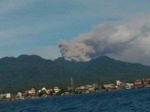 Gunung Dukono Halmahera Keluarkan Abu Vulkanik, Ini Daftar Desa Terdampak