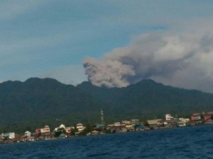Gunung Dukono Kembali Batuk, Bandara Gamar Malamo Ditutup Hingga Besok